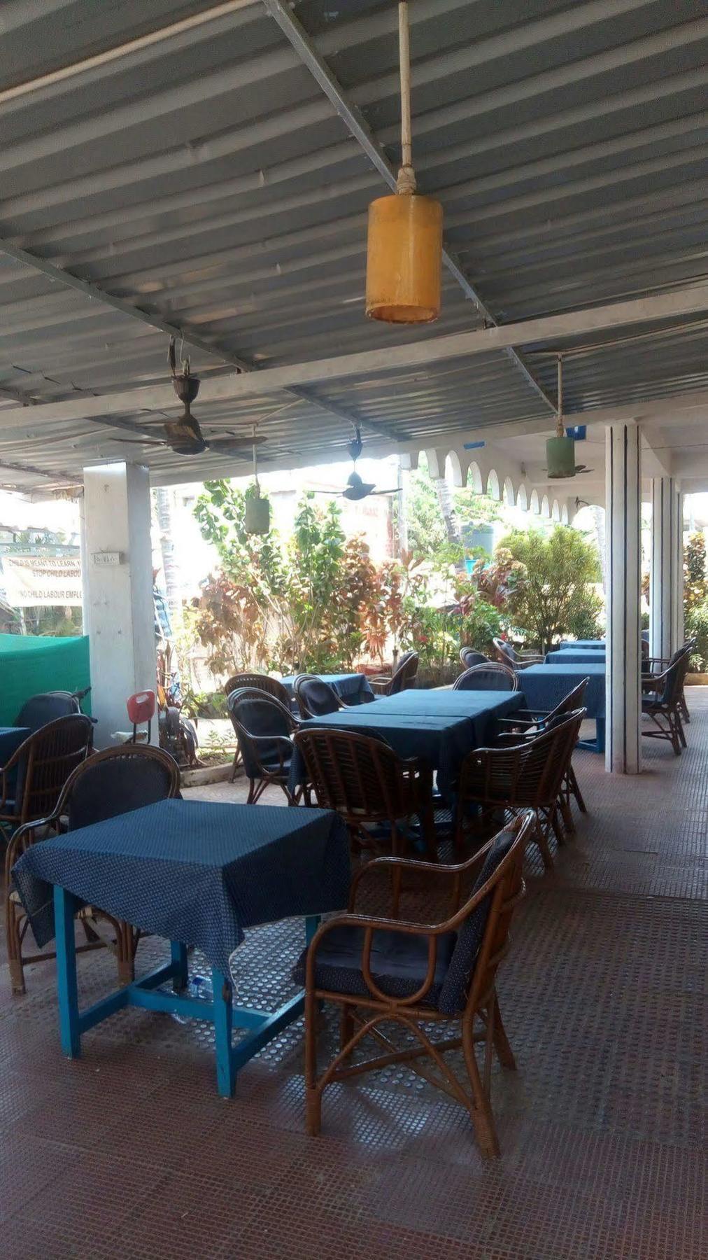Hotel Shiva Ashvem Ashvem Beach Exterior photo